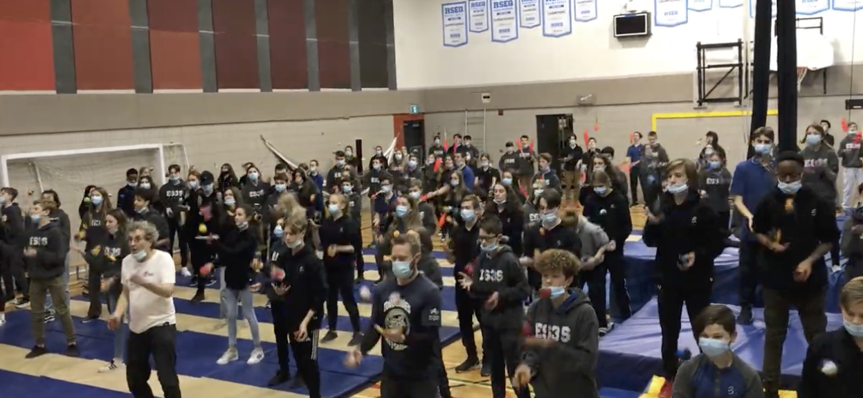 Plus de 125 personnes jonglent !